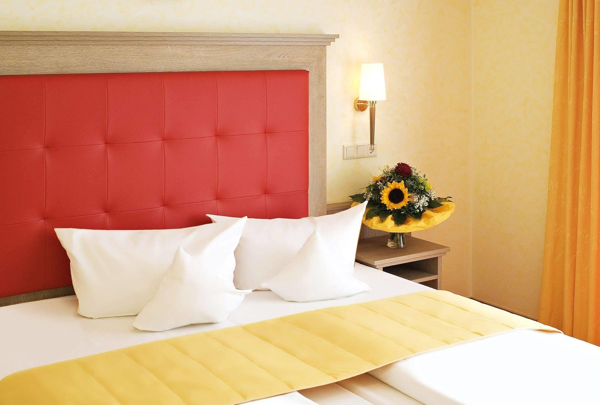 Hotel Wittelsbacher Hoeh ヴュルツブルク エクステリア 写真